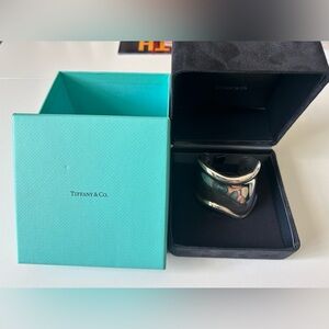 Tiffany & Co. Elegant Silver Wave Bracelet